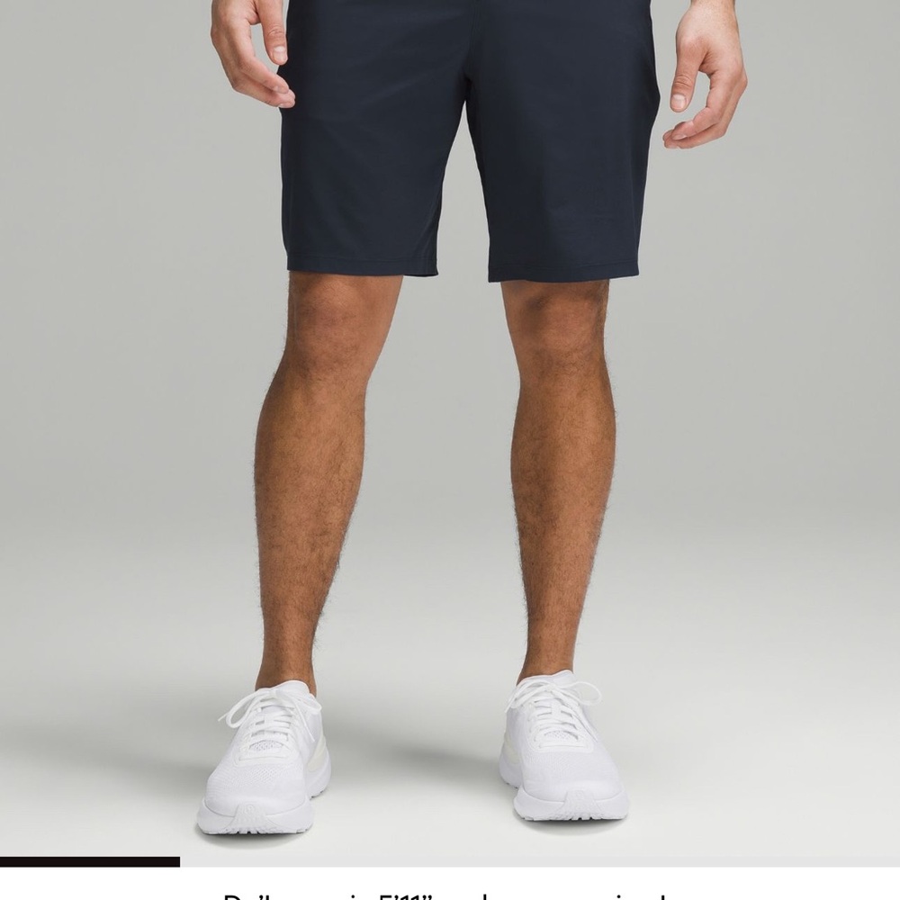 Men’s Lululemon Athletica true navy Athletic Shorts 9”